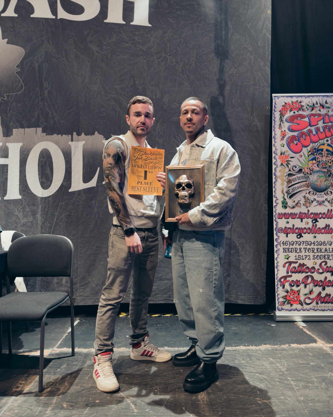 Aldo Moreno and a client with the first-place Best Sleeve award